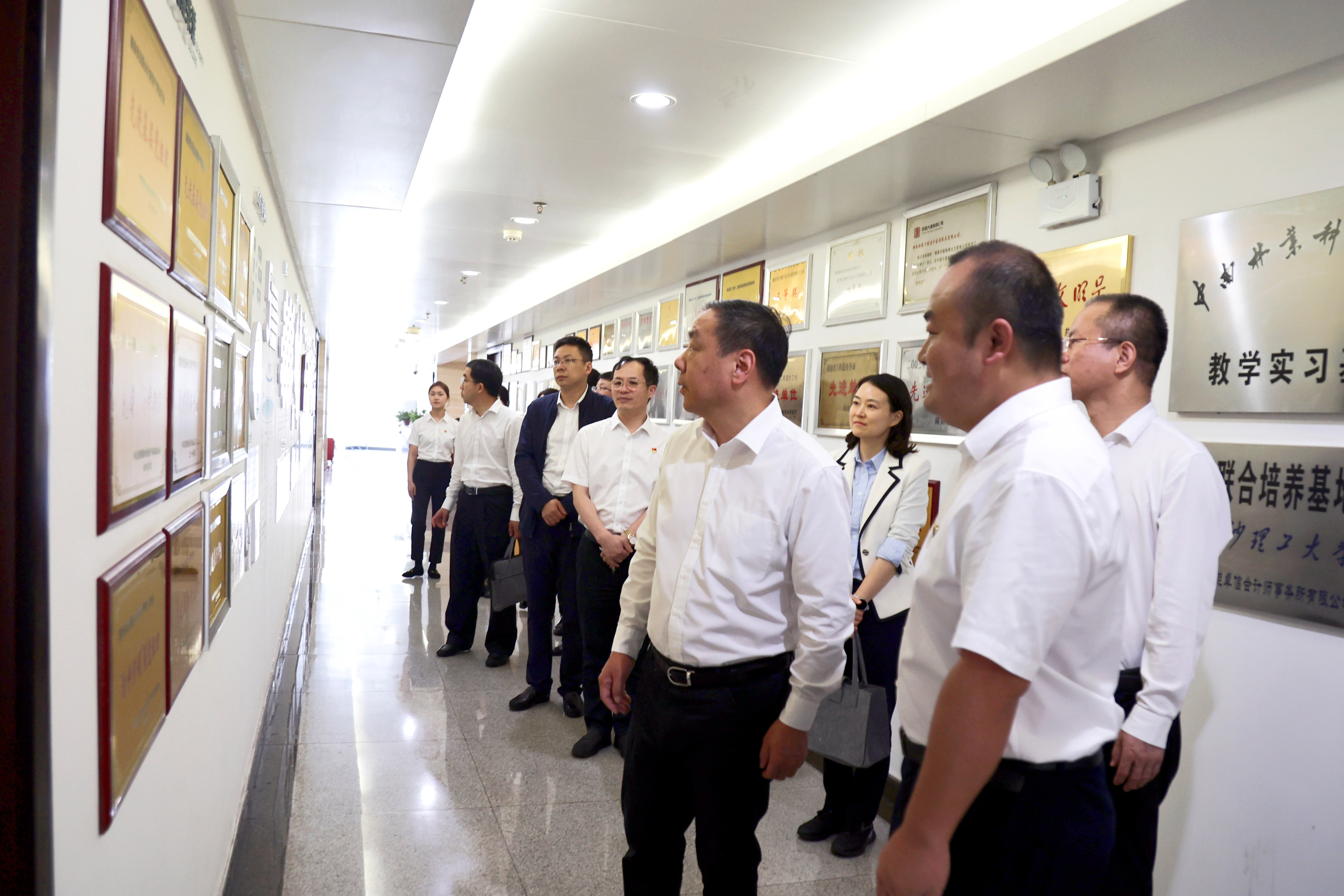 湘能卓信會(huì)計(jì)師事務(wù)所,長(zhǎng)沙會(huì)計(jì)師事務(wù)所,會(huì)計(jì)報(bào)表年審業(yè)務(wù)承包,企業(yè)財(cái)務(wù)報(bào)表審計(jì),管理審計(jì)項(xiàng)目審計(jì),管理咨詢(xún)會(huì)計(jì)服務(wù),資本驗(yàn)證